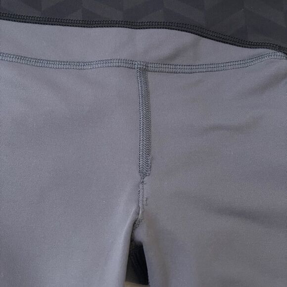 Ivivva Girl’s Elastic Waist Athletic Yoga Leggings Size 12 Grey Black - Picture 16 of 16